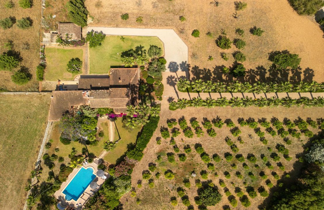 Charming Country Retreat near Campanet with Main House & Guesthouse
